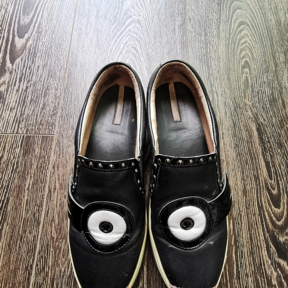 Shoes - Picture 4 of 4